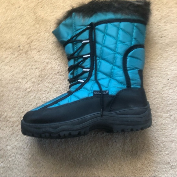 Furry Snow Boot - Picture 2 of 4